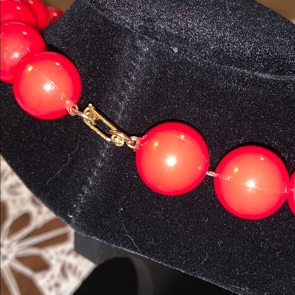 Vintage large red bead necklace - Picture 5 of 5